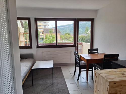 Appartement au calme avec balcon proche Genève