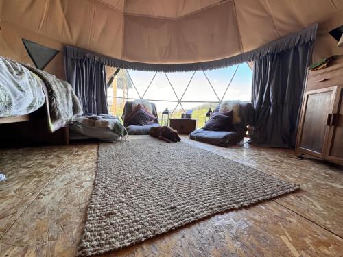 Geodesic Dome Glamping in Languriga