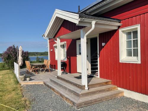. Villa med sjöutsikt