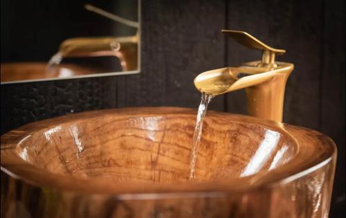 Unique Secluded Romantic Treehouse in Cornwall, sleeps 2 Unique Secluded Romantic Treehouse in Cornwall, sleeps 2