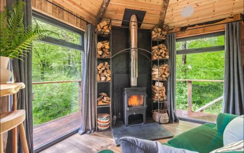 Unique Secluded Romantic Treehouse in Cornwall, sleeps 2 Unique Secluded Romantic Treehouse in Cornwall, sleeps 2