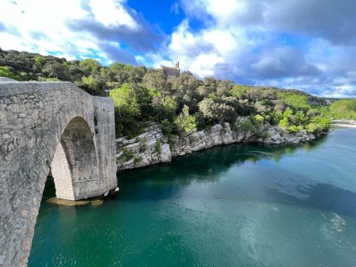 مناطق جذب قريبة, La Source in سان ساتورنين دي لوسيان