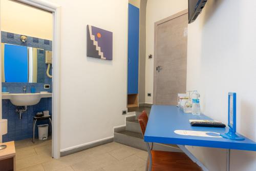 Single Room image 2
