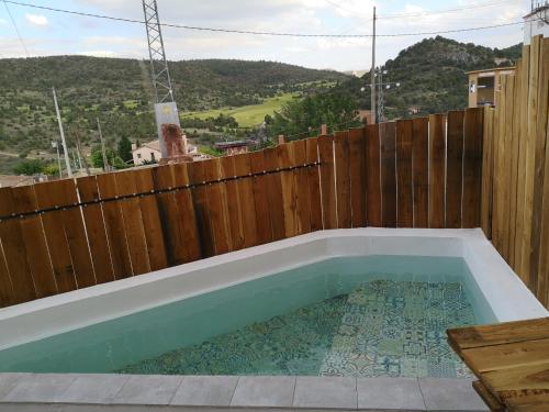 Peldbaseins, Casas del Alto Tajo - La Casa Roja in Ablanque