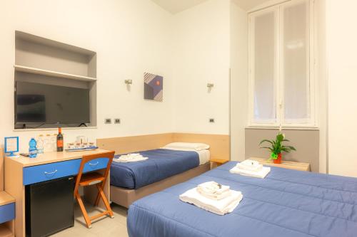Quadruple Room image 5