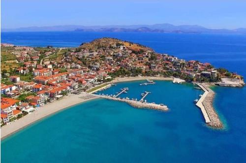 Lähistön nähtävyydet, Para-dise-lio Studios in Paralio Astros