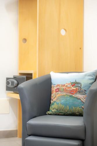 Double or Twin Room image 4