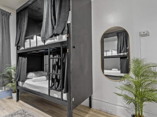 AZZURRO POD HOTEL Darling Harbour- Near ICC - image 3