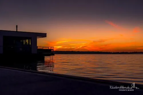 Hausboot Arielle in Ribnitz-Damgarten, Deutschland