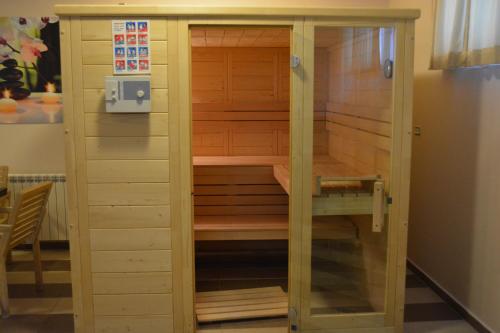 Gyógyfürdő, Hotel Monte Rosa in Cetinje