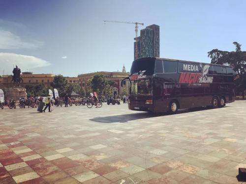 Bus Hotel On The Go, Tirana (Foto 4)