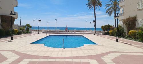 APARTAMENTO ANGELES JUNTO al MAR CON PISCINA