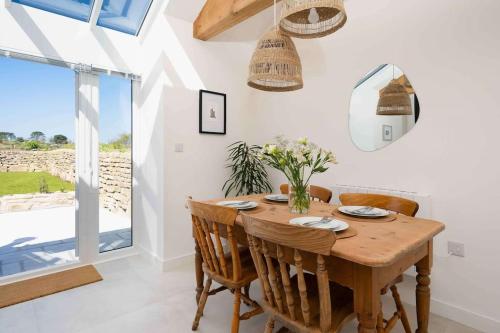 Meadow View Barn, Rural St Ives, Cornwall. Brand New 2 Bedroom Idyllic Contemporary Cottage With Log Burner.