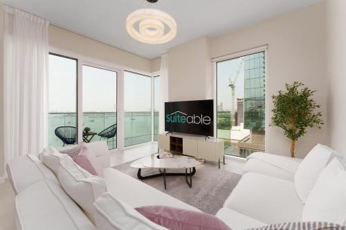 Beachfront Luxury Living at La Vie Residence JBR, Dubái