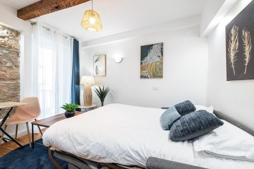 Pretty & Quiet Studio in Port Area