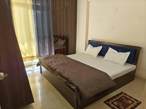 Homestay in 2bhk Royal plaza 6 by Bayweaver Nests