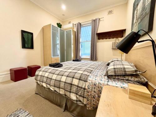 Subiaco Heritage House "Gem"! - Tap to explore photos