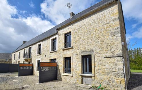 2 Bedroom Cozy Home In Manvieux gîte à louer Manvieux