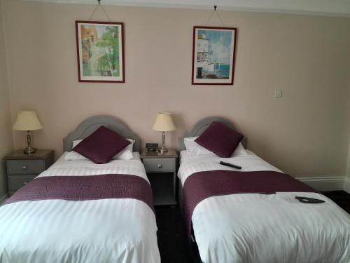 Twin Room image 2