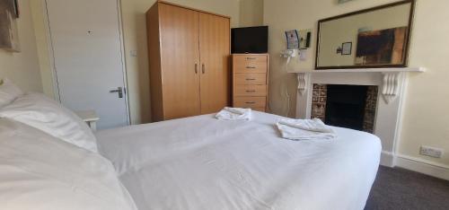 Mermaid Suite Hotel - image 8