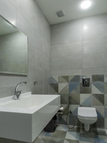 One-Bedroom Premium Apartment image 1