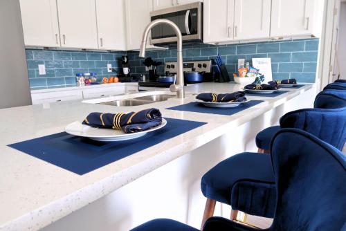 Beach Haven - 2BD Luxury Kings at Jax Beach in Jacksonville Beach, USA