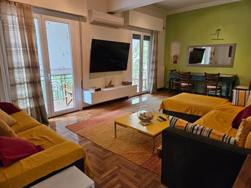 3 bedder condo in Ilisia, Megaro Mousikis, Atény
