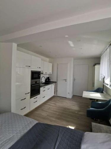 Apartment bei der Palme mit Sauna Möglichkeit, Düsseldorf (Foto 8)