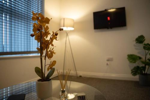 Central 2-Bedroom Apartment in Kettering with Wifi by HP Accommodation