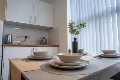 Central 2-Bedroom Apartment in Kettering with Wifi by HP Accommodation