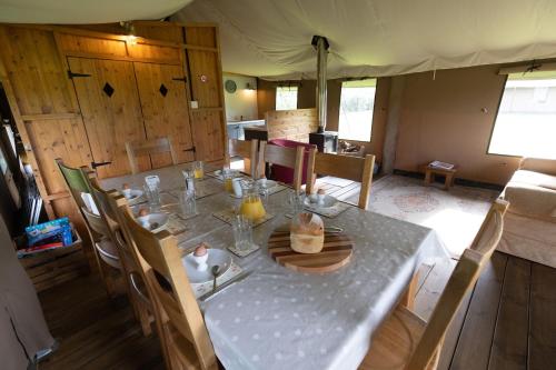 Seadmed, Dawn Chorus Holidays Tents in Barsham