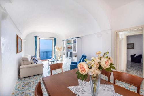 Villa degli angeli with private pool overlooking the sea, Amalfi Coast in อมัลฟี