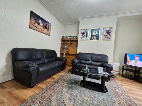 Homely double bed, TV, Wi-Fi and garden, Leeds (Foto 8)