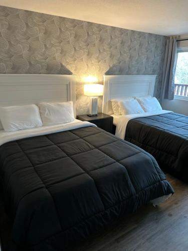 . Green Harbor Hotel