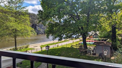 Emplacement exceptionnel au Coeur de l'Ile aux Pies gîte à louer Saint-Vincent-sur-Oust