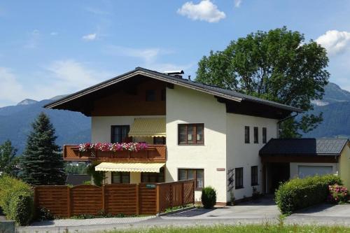 Ferienwohnung in Abtenau mit Grill und Garten und Bergblick Abtenau