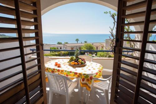 Wohnung in Sciacca mit Grill, Terrasse und Garten und Meerblick