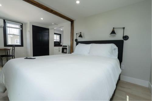 Cozy Cabin in a Rural setting-14