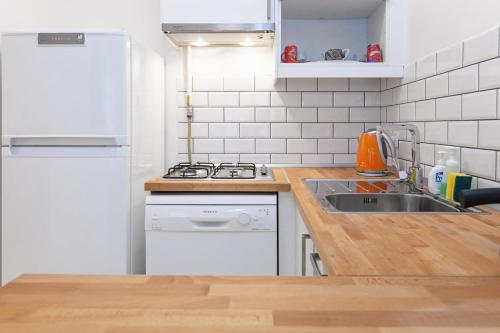 Garden Eden Central 1 Bed Apartment - image 3