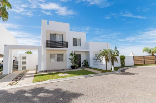 Spectacular house in Cabo with private pool & BBQ! in Cabo San Lucas, Mexico