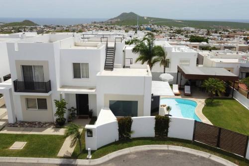 Spectacular house in Cabo with private pool & BBQ! in Cabo San Lucas, Mexico