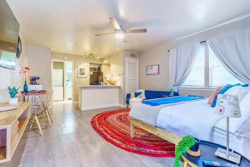 Chic Deluxe Studio-Pet Friendly-10 min to DT Chic Deluxe Studio-Pet Friendly-10 min to DT