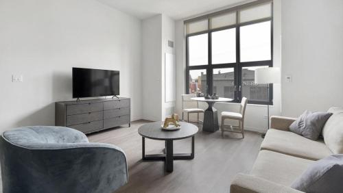 Landing at Logan Apartments - Studio in Logan Square in Chicago, USA