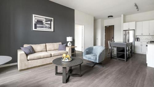 Landing at Logan Apartments - Studio in Logan Square in Chicago, USA