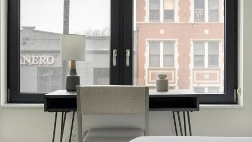 Landing at Logan Apartments - Studio in Logan Square in Chicago, USA