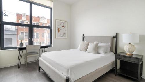 Landing at Logan Apartments - Studio in Logan Square in Chicago, USA