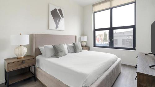 Landing at Logan Apartments - Studio in Logan Square in Chicago, USA