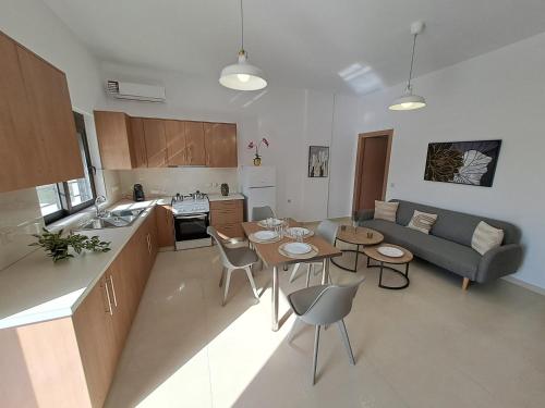2 bedrooms, 3 beds