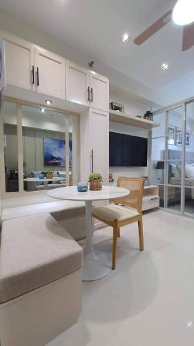 Luxury Condo with a view of Manila Bay, Manila