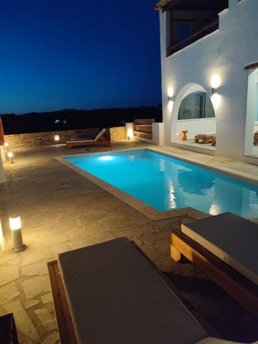 Daphne's Place - Private Villa with Pool in Naxos – khách sạn tại Vivlos